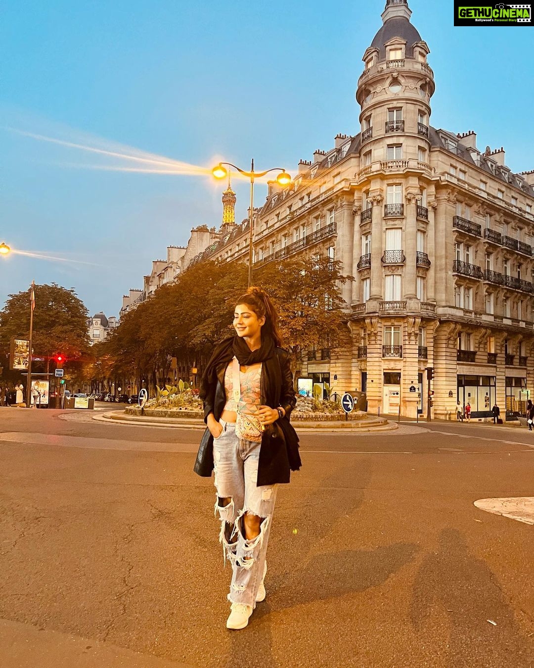 Soniya Bansal Instagram - You will face many defeats in life, but never let yourself be defeated. Paris, France