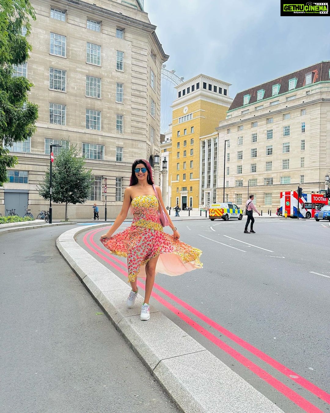 Soniya Bansal Instagram - Kindness is one thing you can't give away. It always comes back. London, United Kingdom