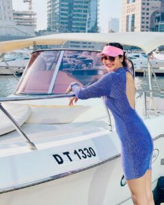 Soniya Bansal Instagram - Always wear a smile sometime during the day, it makes you feel happier and younger.” #travelphotography #fashionstyle #dubai🇦🇪 #soniyabansal #actress #model #fashion #instagram #internationalmodel #actress #soniyabansa #lifestyle