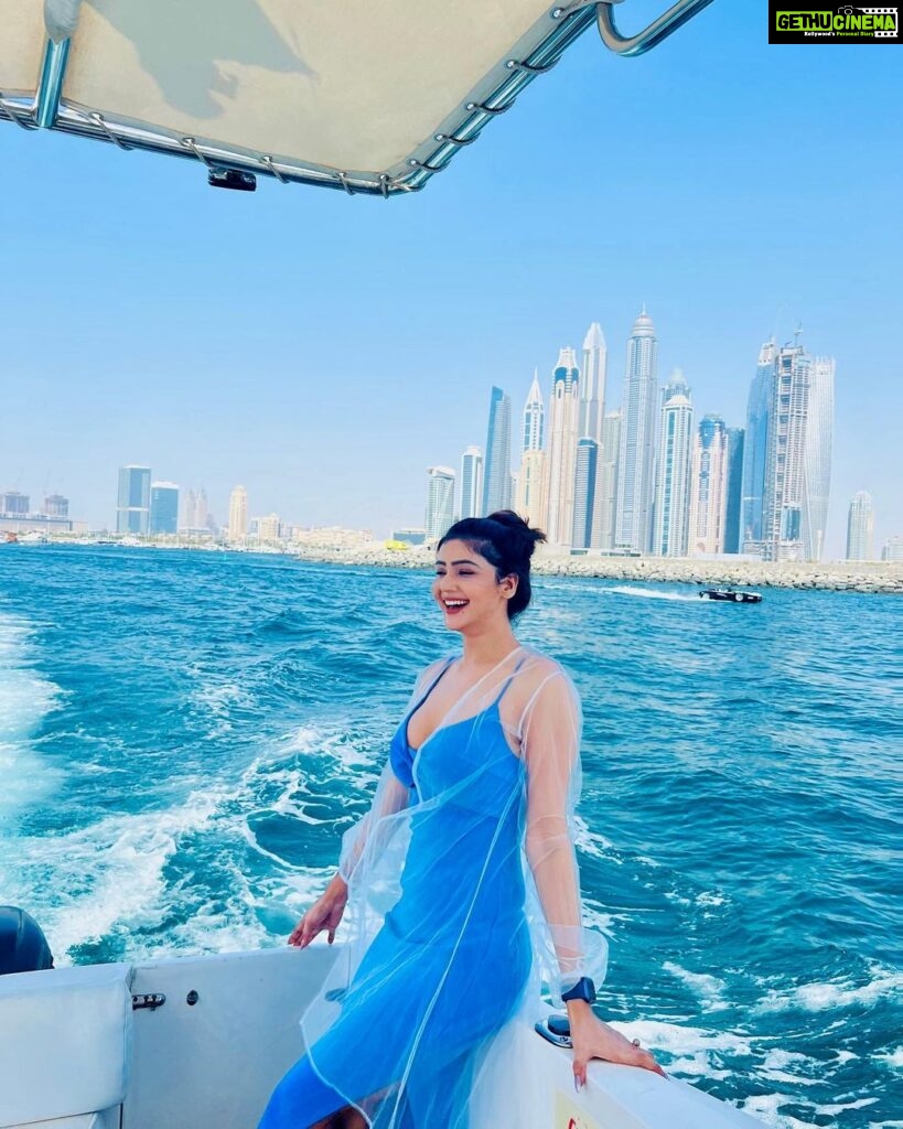 Soniya Bansal Instagram - Life is a succession of lessons which must be lived to be understood. #travelphotography #fashionstyle #dubai🇦🇪 #soniyabansal #actress #model #fashion #instagram #internationalmodel #actress #soniyabansa #lifestyle