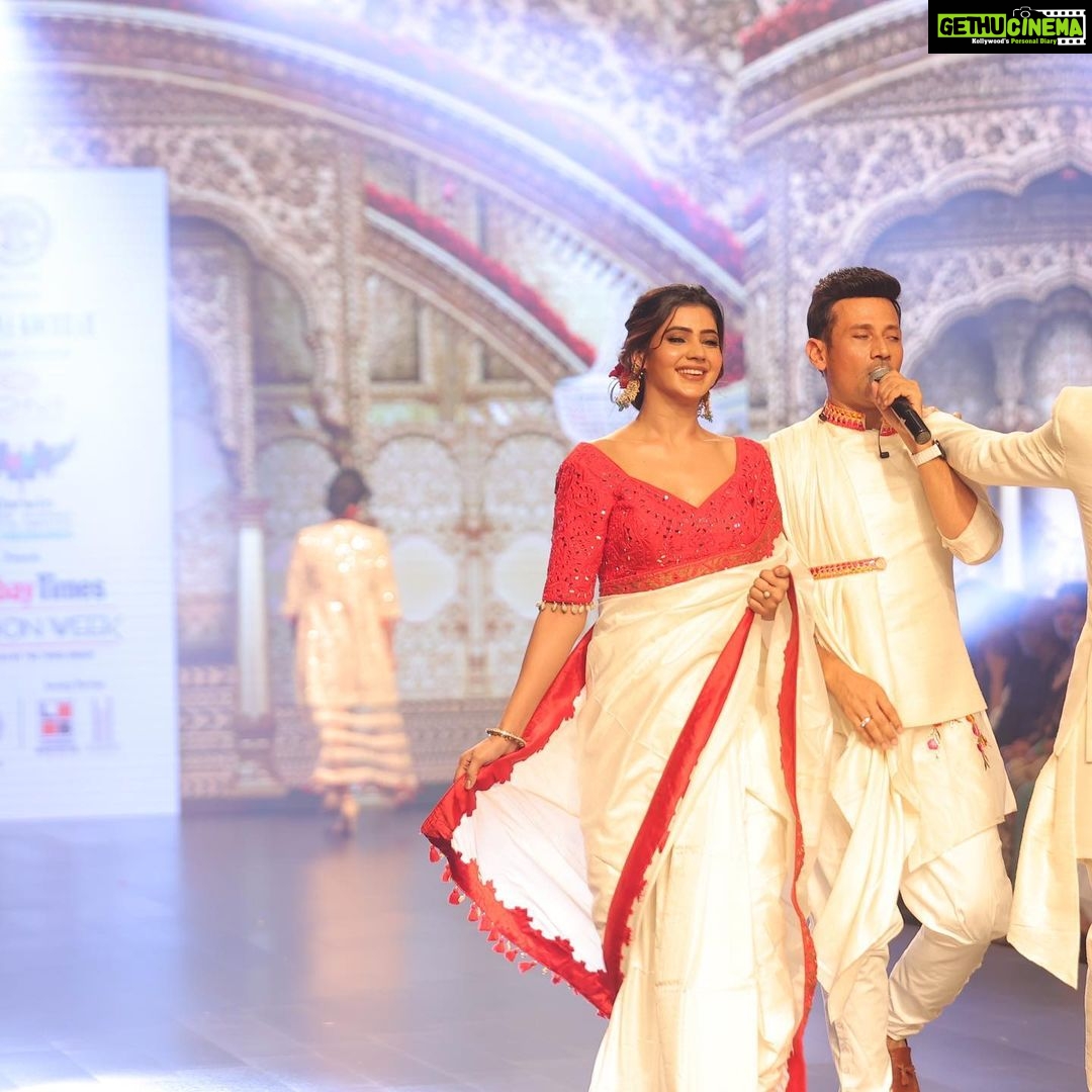 Soniya Bansal Instagram - Sometimes the bad things that happen in our lives put us directly on the path to the best things that will ever happen to us. #timefashionweek #bombay #timesfashionweek #btfw22 #Designer #Sponsor #glamour #Bombay Times #indiandressing #festivalfashion #Fashion #BTFW #Fashionweek #Designer #Lovely #bombaytimesfashionweek #soniyabansal St. Regis Hotel