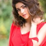 Soniya Bansal Instagram - Life is ten percent what happens to you and ninety percent how you respond to it #travelphotography #fashionstyle #mumbai #soniyabansal #actress #model #fashion #instagram #internationalmodel #actress #soniyabansa #lifestyle