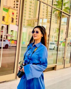 Soniya Bansal Instagram - Always wear a smile sometime during the day, it makes you feel happier and younger. ¨A simple smile. That’s the start of opening your heart and being compassionate to others #travelphotography #fashionstyle #dubai🇦🇪 #soniyabansal #actress #model #fashion #instagram #internationalmodel #actress #soniyabansa #lifestyle
