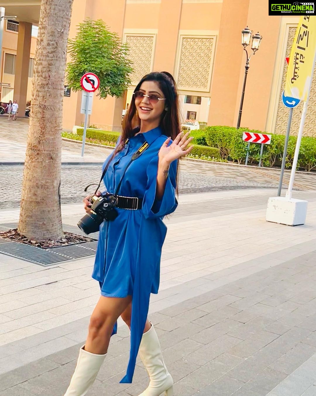 Soniya Bansal Instagram - Always wear a smile sometime during the day, it makes you feel happier and younger. ¨A simple smile. That’s the start of opening your heart and being compassionate to others #travelphotography #fashionstyle #dubai🇦🇪 #soniyabansal #actress #model #fashion #instagram #internationalmodel #actress #soniyabansa #lifestyle