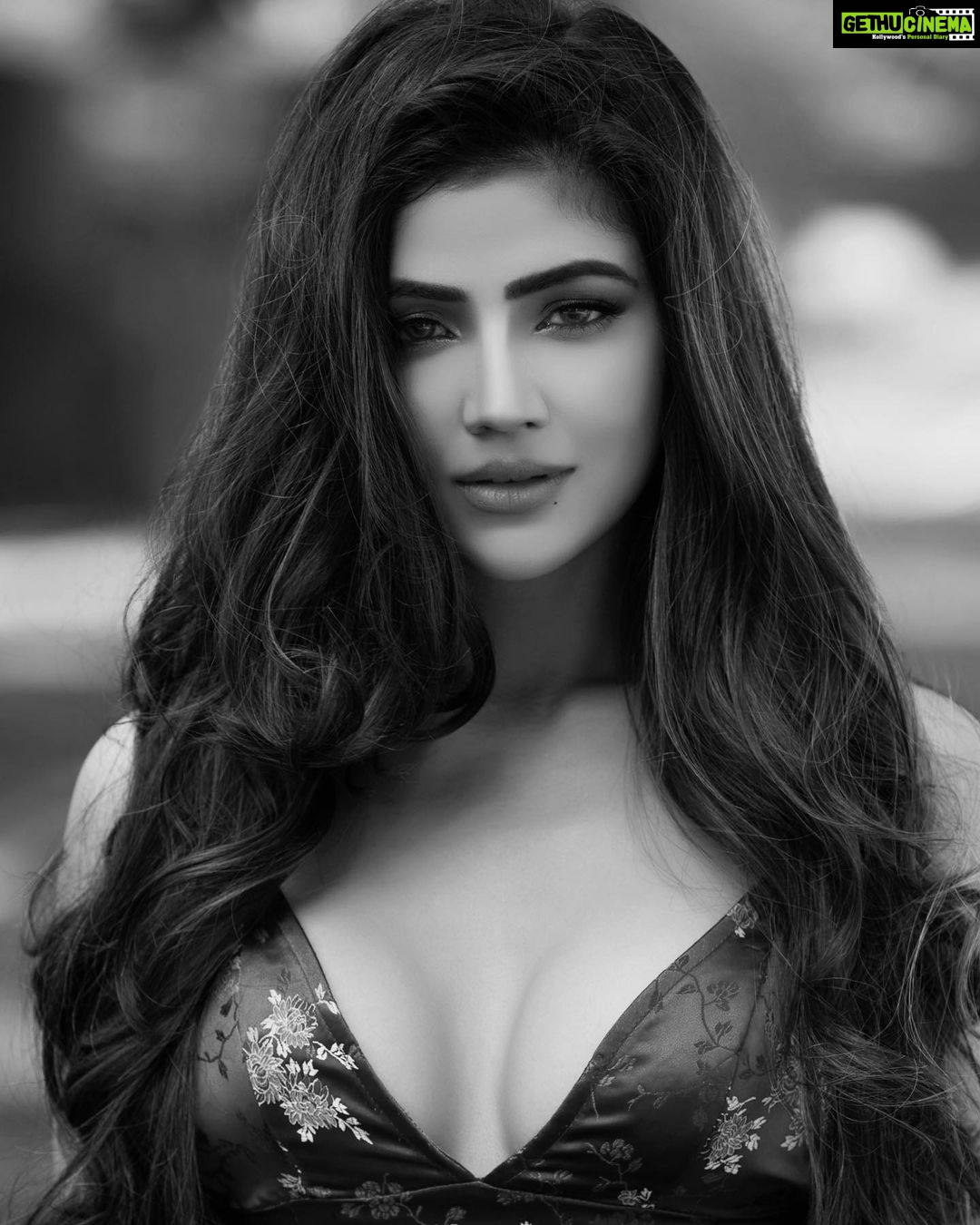 Soniya Bansal Instagram - “I believe that nothing in life is unimportant every moment can be a beginning Mumbai, Maharashtra