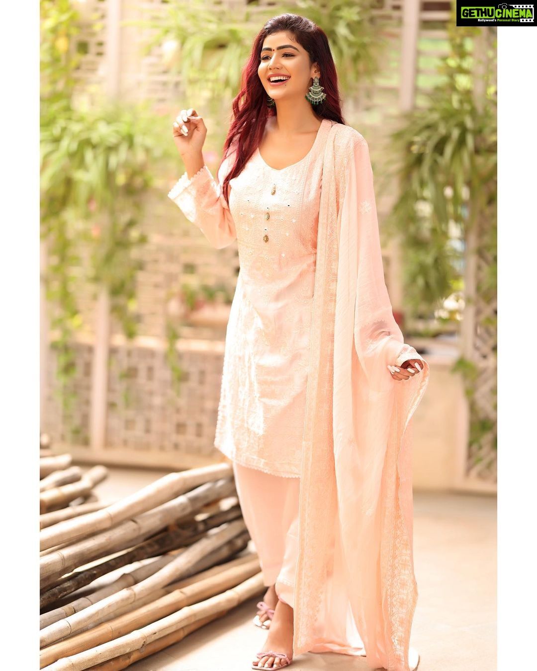 Soniya Bansal Instagram - You don't have to be born beautiful to be wildly attractive #soniyabansal Makeup by: @beautybythebeastt Styling by: @kapoormohit888 @samirafashionofficial Shot by: @prashantsamtani