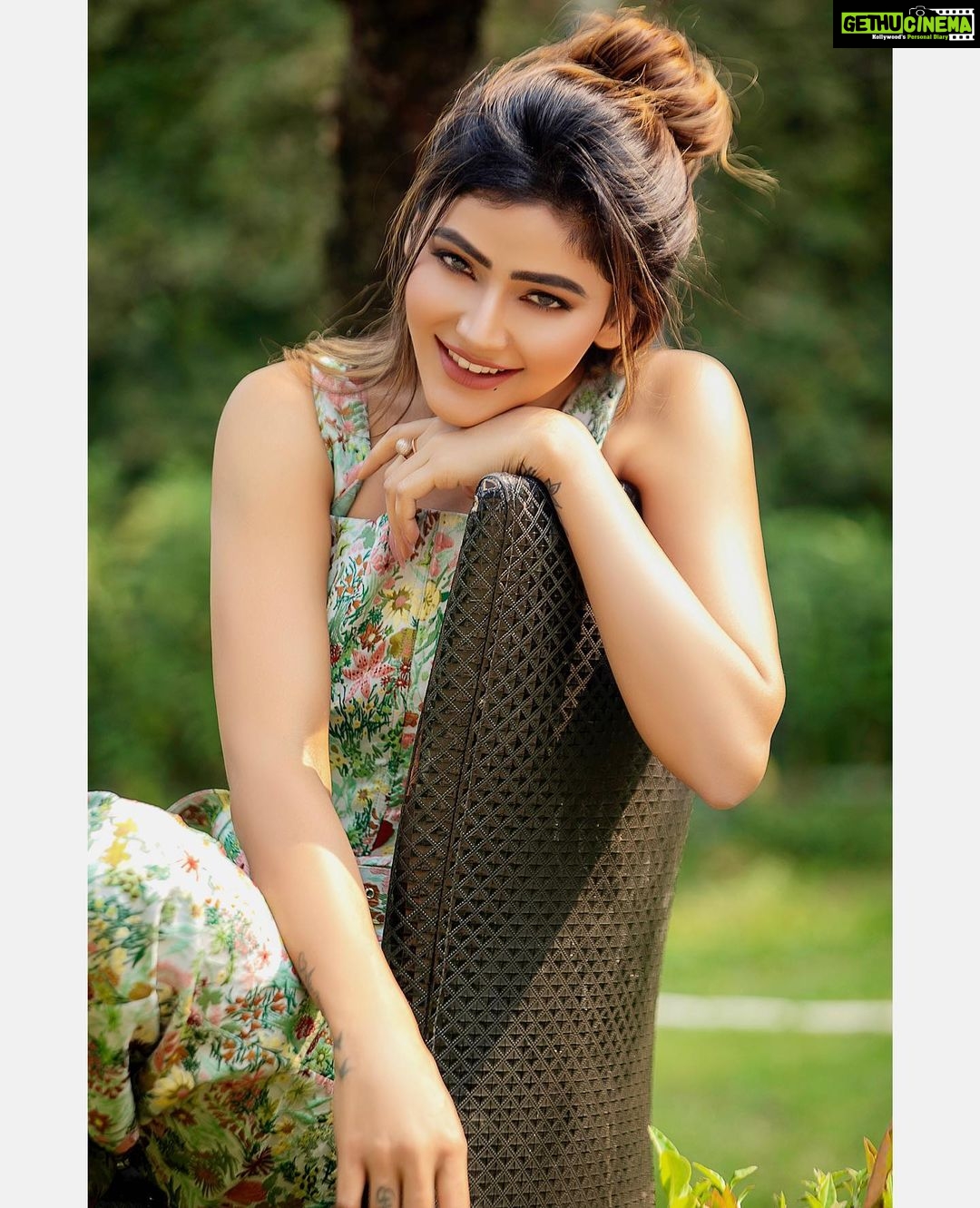 Soniya Bansal Instagram - If you change the way you look at things, the things you Took at change. #travel #photography #fashionstyle #soniyabansal #soniyabansal #actress #model #fashion #instagram #internationalmodel #actress #soniyabansal #lifestyle #indianlook #Soniyabansal