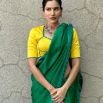Sonnalli Seygall Instagram - To stories told & untold ❤️ @mumbaifilmfestival Saree- @raw_mango Jewellery- @aquamarine_jewellery Stylist- @trishadjani #artists #art #cinema #mami #indiancinema #mumbaifilmfestival #filmfestival #mumbai