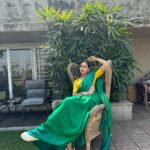 Sonnalli Seygall Instagram - To stories told & untold ❤️ @mumbaifilmfestival Saree- @raw_mango Jewellery- @aquamarine_jewellery Stylist- @trishadjani #artists #art #cinema #mami #indiancinema #mumbaifilmfestival #filmfestival #mumbai
