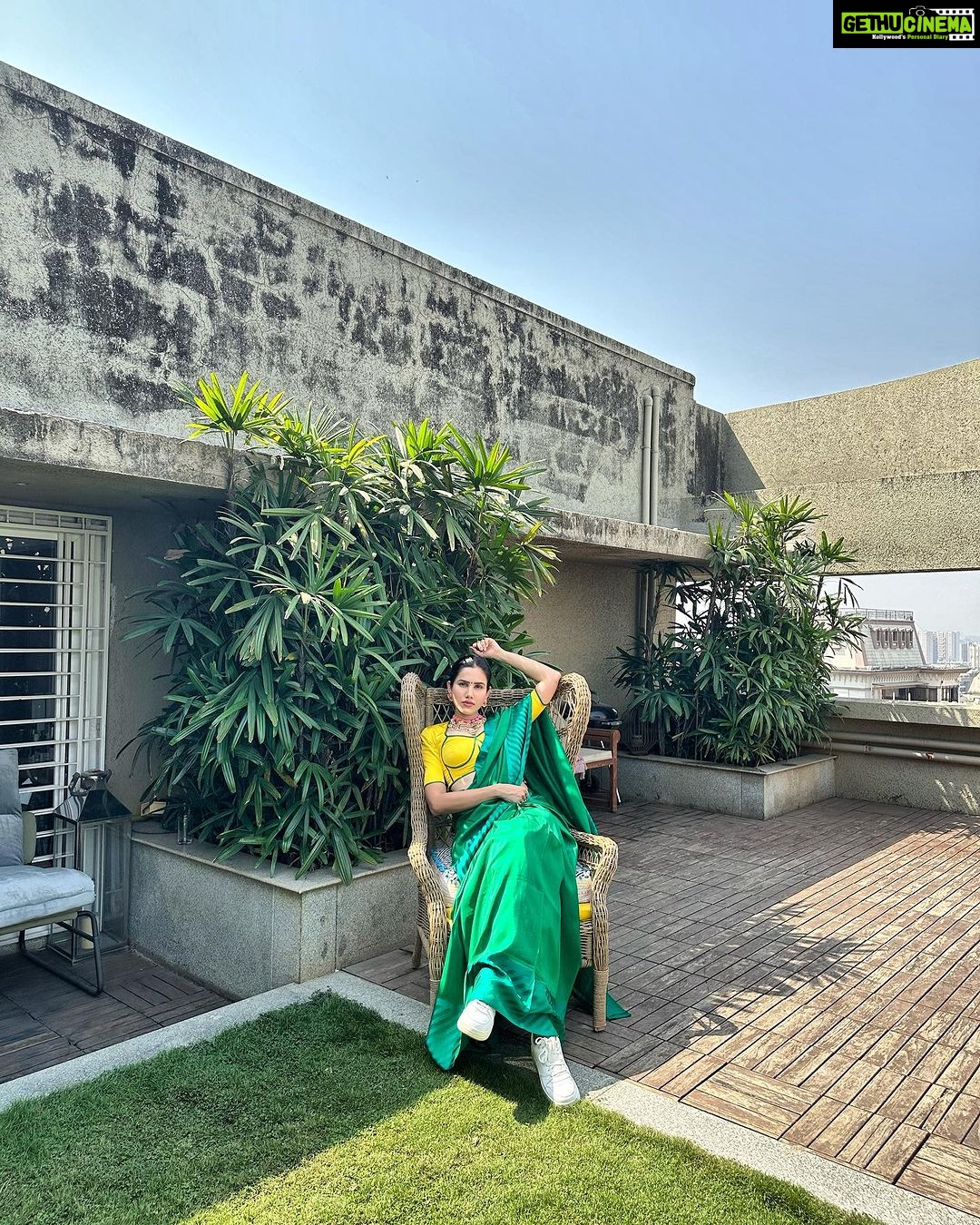 Sonnalli Seygall Instagram - To stories told & untold ❤️ @mumbaifilmfestival Saree- @raw_mango Jewellery- @aquamarine_jewellery Stylist- @trishadjani #artists #art #cinema #mami #indiancinema #mumbaifilmfestival #filmfestival #mumbai