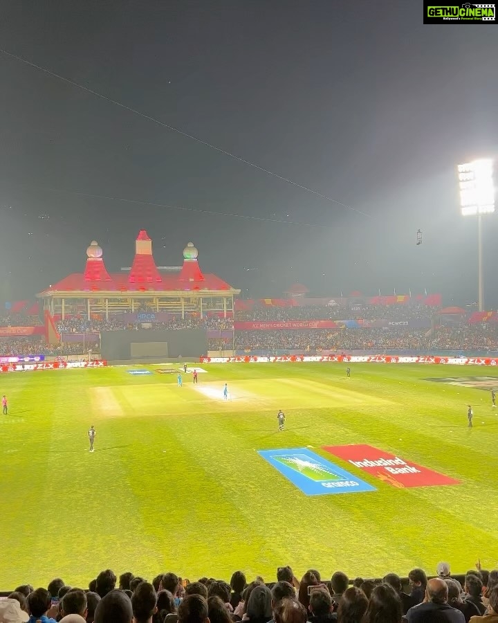 Sonnalli Seygall Instagram - My 1st game ever turned out to be epic ⭐️👏 #IndVsNewZealand P.S.- Dharmshala stadium your beaut 🤌 #cricketfans #iccworldcup2023 #dharmshala #icc #iccworldcup #worldcup2023