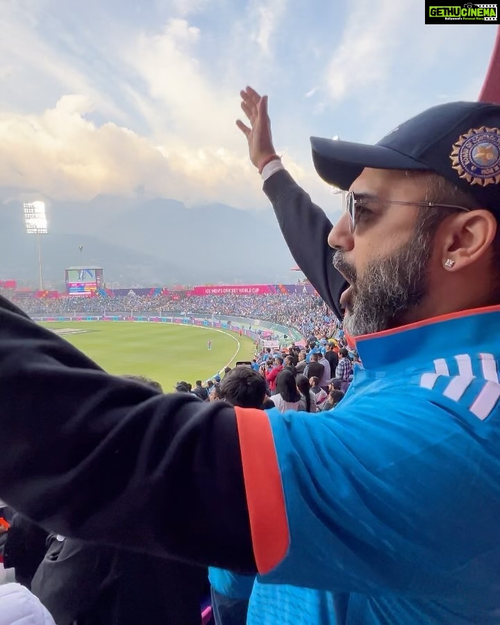 Sonnalli Seygall Instagram - My 1st game ever turned out to be epic ⭐️👏 #IndVsNewZealand P.S.- Dharmshala stadium your beaut 🤌 #cricketfans #iccworldcup2023 #dharmshala #icc #iccworldcup #worldcup2023