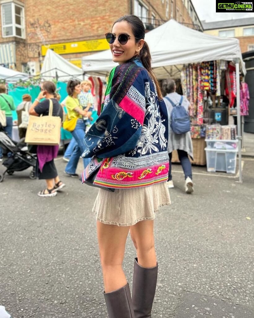 Sonnalli Seygall Instagram - #TravelWithLSA: Sonnalli A Sajnani (@sonnalliseygall) has always had the travel bug. The actress was recently on a two-week-long vacation to the UK and covered London, Bath, the Cotswolds, Oxford and many other cities. "Apart from the usual things that one usually gets up to in London - which is of course eating out, going to all the cocktail bars and the dessert and coffee shops - I also saw a lot of character and explored the history of the country. I also happened to explore Bath which is a UNESCO World Heritage Site and then, of course, I interacted with the students at Oxford University...it was a very fulfilling trip. I also went to Clarkson's farm or Didly Squat Farm, as it's popularly known. It's by Jeremy Clarkson who is very popular, especially motoring world and yeah, that was very new and informative for me. It's definitely a must-do whenever someone's in the UK," she says. #SonnalliSeygall #London #Bath #Travel