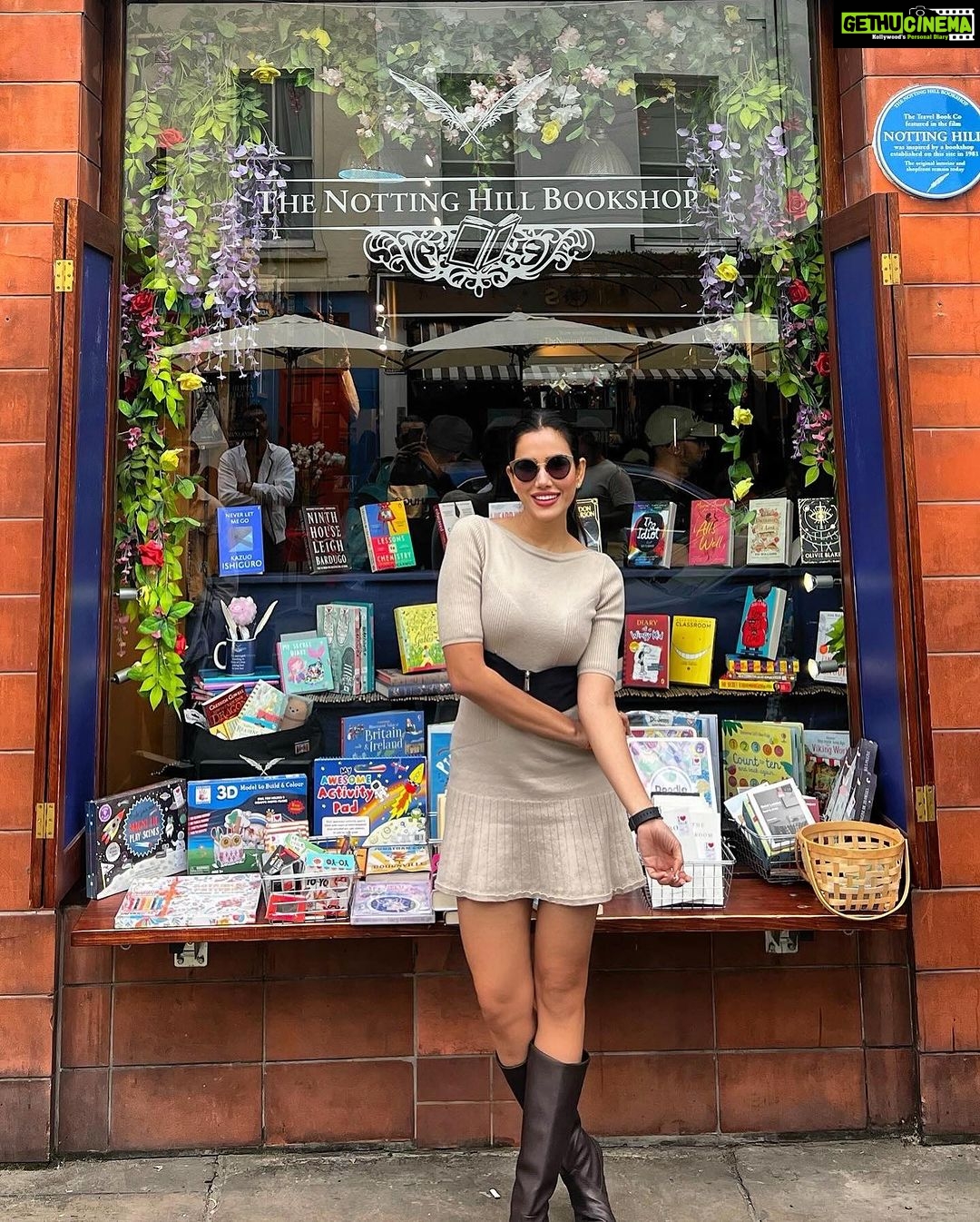 Sonnalli Seygall Instagram - #TravelWithLSA: Sonnalli A Sajnani (@sonnalliseygall) has always had the travel bug. The actress was recently on a two-week-long vacation to the UK and covered London, Bath, the Cotswolds, Oxford and many other cities. "Apart from the usual things that one usually gets up to in London - which is of course eating out, going to all the cocktail bars and the dessert and coffee shops - I also saw a lot of character and explored the history of the country. I also happened to explore Bath which is a UNESCO World Heritage Site and then, of course, I interacted with the students at Oxford University...it was a very fulfilling trip. I also went to Clarkson's farm or Didly Squat Farm, as it's popularly known. It's by Jeremy Clarkson who is very popular, especially motoring world and yeah, that was very new and informative for me. It's definitely a must-do whenever someone's in the UK," she says. #SonnalliSeygall #London #Bath #Travel