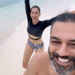 Sonnalli Seygall Instagram - Keep vibing my lover🕺 Today, tomorrow, years & lifetimes to come ❤️ Janm din diyan lakh lakh vadhaiyaan @asheshlsajnani 🧿