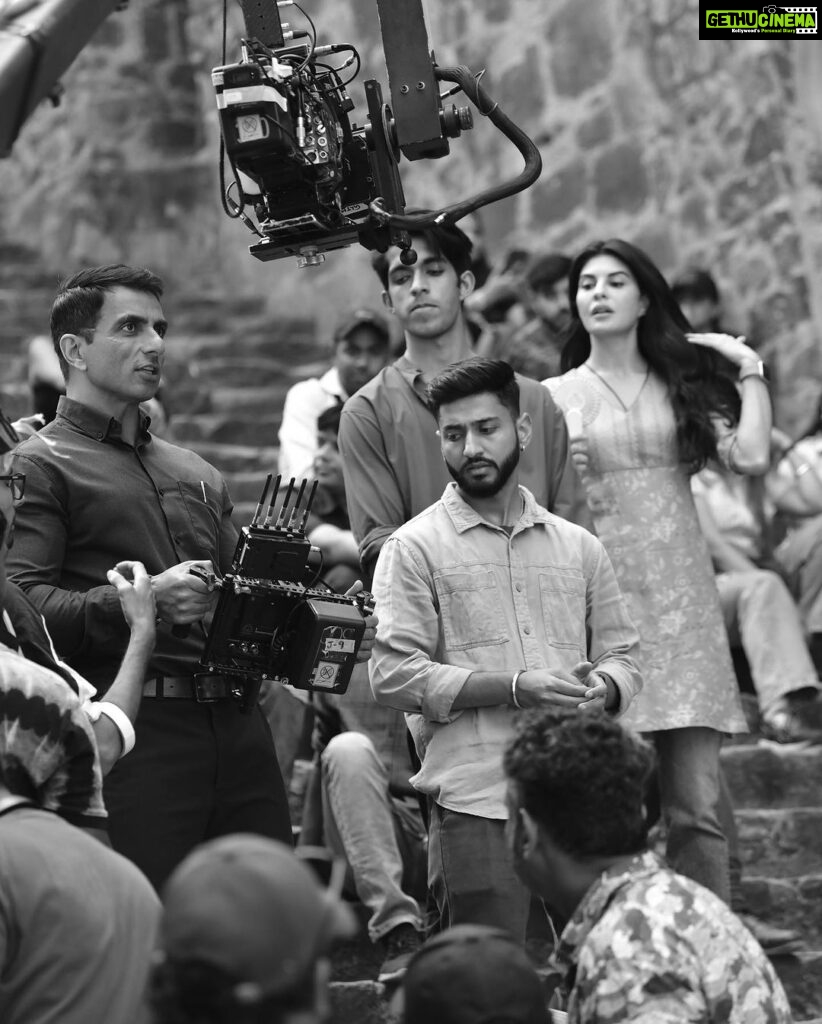 Sonu Sood Instagram - Fateh is just the beginning of a magical journey, and as I wrap up the shoot , i promise this will be your most memorable one . Jackie I truly appreciate your humility, hard work and dedication.. thanks for being yourself. As I promised this is going to be your best one @jacquelienefernandez 🤍