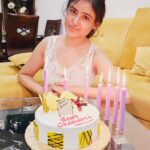 Sony Charishta Instagram - #birthdaywishes 🎂🌹🙏🙏blessed 🌹🌹💛💚💙. . . . . . . . @imdb_in#explorepage✨ #explore #actress #socialmedia #explorepage #print #google #cake