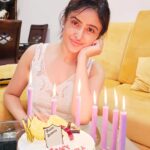 Sony Charishta Instagram - #birthdaywishes 🎂🌹🙏🙏blessed 🌹🌹💛💚💙. . . . . . . . @imdb_in#explorepage✨ #explore #actress #socialmedia #explorepage #print #google #cake