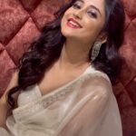 Soumitrisha Kundu Instagram – माथे से लगा लू हाथ
छू के मैं पैर तेरे
…..!🤍✨