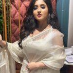 Soumitrisha Kundu Instagram – 🤍

styled by @saarangsareeskolkata @rinkikhatoon 
make up & hair : Risit das ,jyotsna karmakar