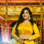 Soumitrisha Kundu Instagram – পিতৃপক্ষের শেষ প্রহরে ……!💛
For @timesofpujo 
 styled by @rabhisek 
picture courtesy @anindya.sahaindia