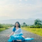 Soumitrisha Kundu Instagram - POV : পাহাড়ে নিয়ে গেলে সৌমিতৃষার মাথা ঠাণ্ডা করা যায়! 😉🤷🏻‍♂️🤍🩵