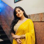 Soumitrisha Kundu Instagram - My colour!💛 wardrobe @sandip3432 @rinkikhatoon picture courtesy @sayantan_dutta_photography