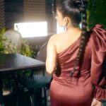 Soumitrisha Kundu Instagram – Her aura was a warm chaos! 🥂🤎
@sayantan_dutta_photography
@neelsaha_styled_by_blue 
@makeupartist_bhaskarbiswas
