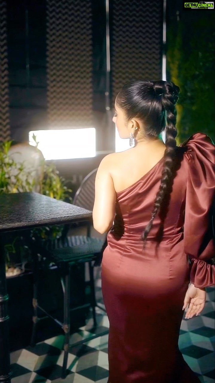Soumitrisha Kundu - 65K Likes - Her aura was a warm chaos! 🥂🤎
@sayantan_dutta_photography
@neelsaha_styled_by_blue
@makeupartist_bhaskarbiswas