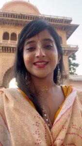 Soumitrisha Kundu Instagram - ভজ মন শ্রীরাধে গোপাল!✨🙏🏻💛
#vrindaban#brajdhamvrindavan#brajbhumi