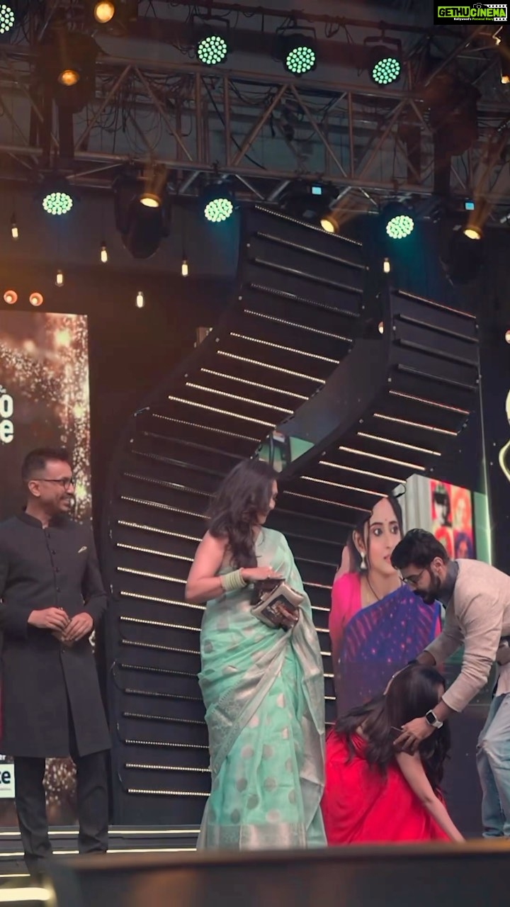 Soumitrisha Kundu Instagram - do watch "ghorer bioscope awards" on @tv9_bangla today at 6pm❤️ @rudra_saha_official @soumya_singha_photography