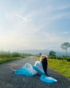 Soumitrisha Kundu Instagram - let us live like flowers
wild and beautiful
& drenched in sun!🦋🤍🩵

#soumitrisha