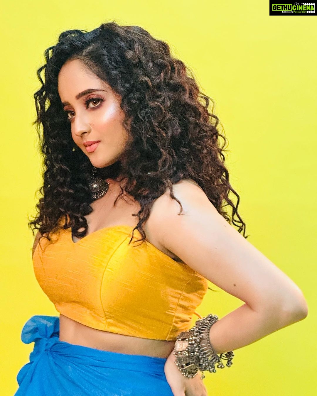 Soumitrisha Kundu Instagram - she hits like ecstasy!💛🦋✨