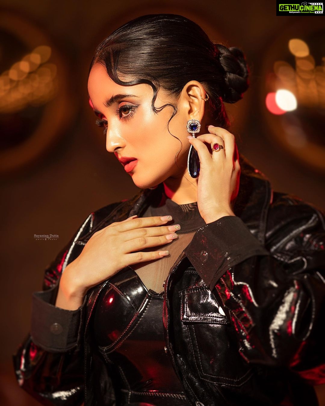 Soumitrisha Kundu Instagram - be fearlessly authentic!👠 Team Soumitrisha✨: styling @neelsaha_styled_by_blue makeover @makeupartist_bhaskarbiswas photography @sayantan_dutta_photography jwellery @avama_jewellers