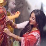 Soumitrisha Kundu Instagram – পুজো আসছে, মা আসছে..
এই পুজোয় শক্তির উদযাপন করুন Dabur Anmol Coconut Oil-এর সাথে.

Participate in Dabur Anmol Shudh Shakti Rupen contest: 

1. Follow the official instagram page @DaburAnmolCoconutOil.

2. Click a picture with Devi Durga’s idol in making in your background (preferably at Kumartuli).

3. Post it on your Instagram handle tagging Dabur Anmol Coconut Oil & share the same as a story tagging @daburanmolcoconutoil & using #DaburAnmolShudhShaktiRupen 

We will be selecting the best three pictures & winners will be announced accordingly.

Note: 13th October is the last date to participate in this contest. Hurry up & make your entries today! 

#DaburAnmolShudhShaktiRupen #DaburAnmolCoconutOil #DaburAnmol #CoconutOil #PureCoconutOil #puritysurety #trending #participateandwin #contestalert #contest2023