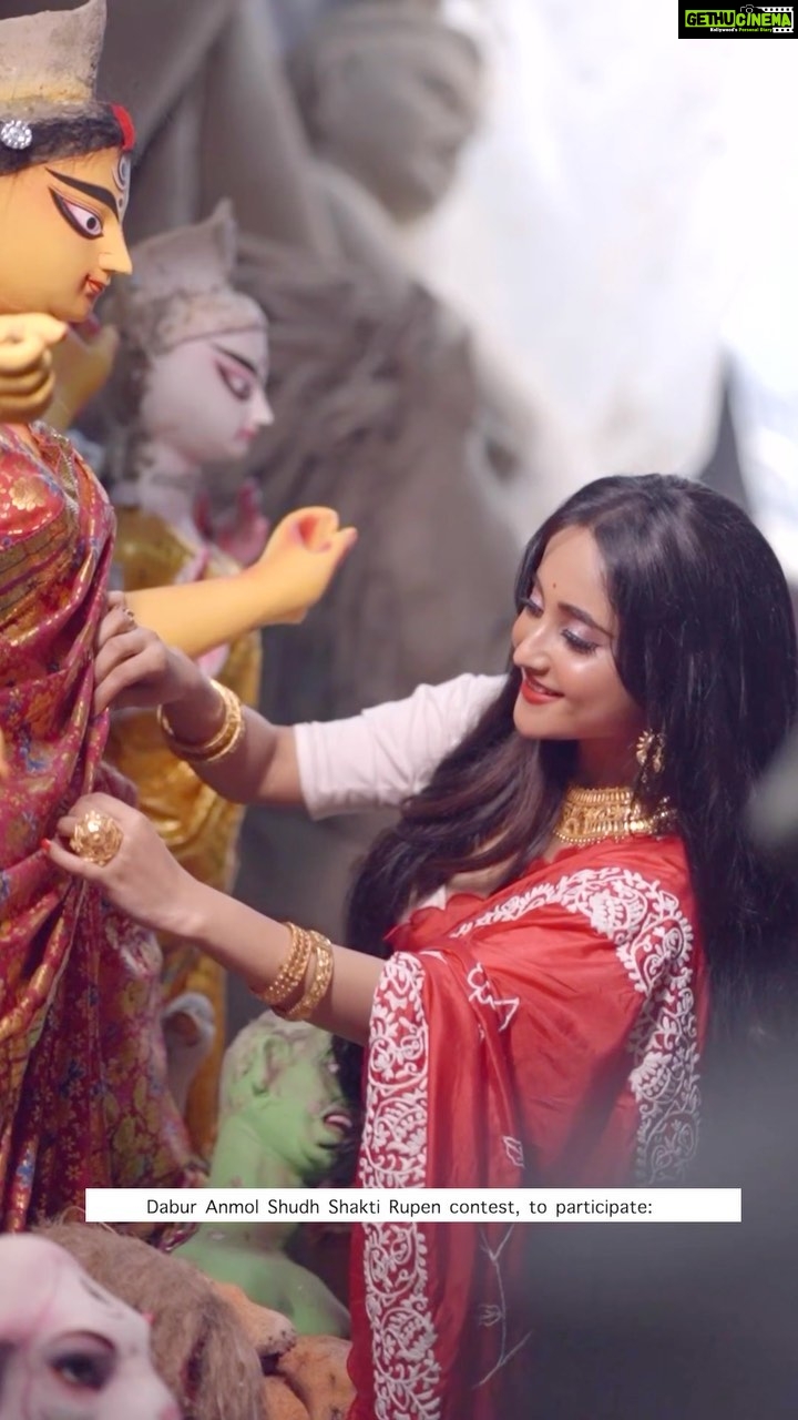 Soumitrisha Kundu Instagram - পুজো আসছে, মা আসছে.. এই পুজোয় শক্তির উদযাপন করুন Dabur Anmol Coconut Oil-এর সাথে. Participate in Dabur Anmol Shudh Shakti Rupen contest: 1. Follow the official instagram page @DaburAnmolCoconutOil. 2. Click a picture with Devi Durga's idol in making in your background (preferably at Kumartuli). 3. Post it on your Instagram handle tagging Dabur Anmol Coconut Oil & share the same as a story tagging @daburanmolcoconutoil & using #DaburAnmolShudhShaktiRupen We will be selecting the best three pictures & winners will be announced accordingly. Note: 13th October is the last date to participate in this contest. Hurry up & make your entries today! #DaburAnmolShudhShaktiRupen #DaburAnmolCoconutOil #DaburAnmol #CoconutOil #PureCoconutOil #puritysurety #trending #participateandwin #contestalert #contest2023