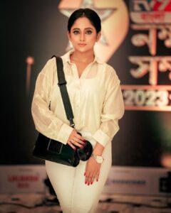 Soumitrisha Kundu Instagram - You will inspire some & trigger others!
Both are medicine!🤍✨

 
makeup & hair @brushofpritam 
picture courtesy @subhankar407