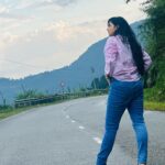 Soumitrisha Kundu Instagram – create an aura so powerful that all shady energy directed at you, naturally bounces back to it’s original manifester!😉🤘🏻

#soumitrisha Lava Kalimpong