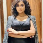 Soumitrisha Kundu Instagram – 🖤

STYLED by @rabhisek 
make up & hair : Risit Das & Nita Mallick