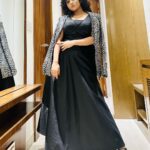 Soumitrisha Kundu Instagram - 🖤 STYLED by @rabhisek make up & hair : Risit Das & Nita Mallick