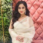 Soumitrisha Kundu Instagram – 🤍

styled by @saarangsareeskolkata @rinkikhatoon 
make up & hair : Risit das ,jyotsna karmakar