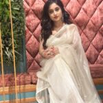 Soumitrisha Kundu Instagram - 🤍 styled by @saarangsareeskolkata @rinkikhatoon make up & hair : Risit das ,jyotsna karmakar