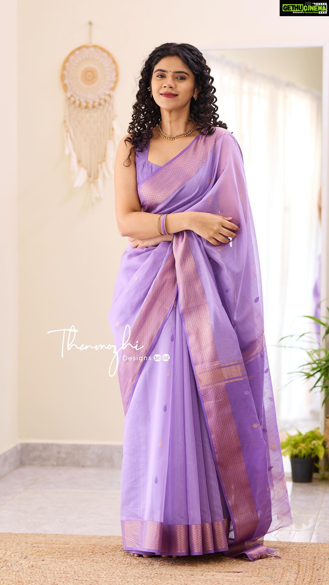 Soundariya Nanjundan Instagram - Maheshwari silk cottons festive collection available now! Shop from our website www.thenmozhidesigns.com Please DM for more details Jewel @kanakadhara_jewellery Photography @iamvigneshjayakumar #sareeinspiration #sareelove #handloomsarees #sareedraping #indianfashion #sareelove #iwearhandloom #sareelover #sari #saree #indianethnicwear #silk #silksaree #sareefashion