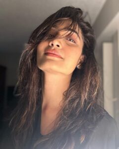 Spandana Palli Instagram - Every day when you wake up, there is a 👑 crown prepared for you. Each day, forsake everything and everyone that will try to keep you from it.❤️‍🔥