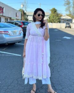 Spandana Palli Instagram - Desi fits on pardesi😍🥰