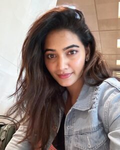 Spandana Palli Instagram - It’s a Monday morning; a new week, a new day and a new morning to start fresh and achieve your goals.” 💫💕