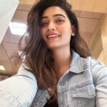 Spandana Palli Instagram - It’s a Monday morning; a new week, a new day and a new morning to start fresh and achieve your goals.” 💫💕 Chennai, India