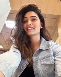 Spandana Palli Instagram - It’s a Monday morning; a new week, a new day and a new morning to start fresh and achieve your goals.” 💫💕 Chennai, India