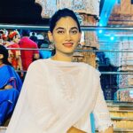 Spandana Palli Instagram - You ❤️must worship the Self in Krishna, not Krishna💕 happy Krishna Janmashtami 🥳🎉 Krishna Temple