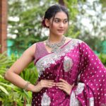 Spandana Palli Instagram - Keep your 💃🏼eyes open so you 🌷can have a 💕life filled with beauty and adventures @vclicksphactoryofficial @kasturisilverjewellery @iktara.banaras Hyderabad